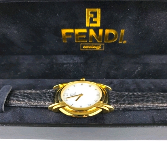 FENDI OROLOGI 300G WATCH - Picture 3 of 12